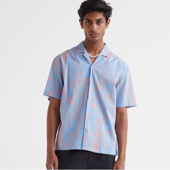H&M Relaxed Fit Cotton Short Sleeve Shirt in Light Blue and Orange Peach Pattern - Picture 6 of 16